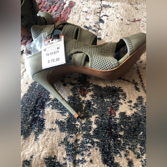 NWT ZARA CUT OUT THICK MESH HEELS - Picture 2 of 6